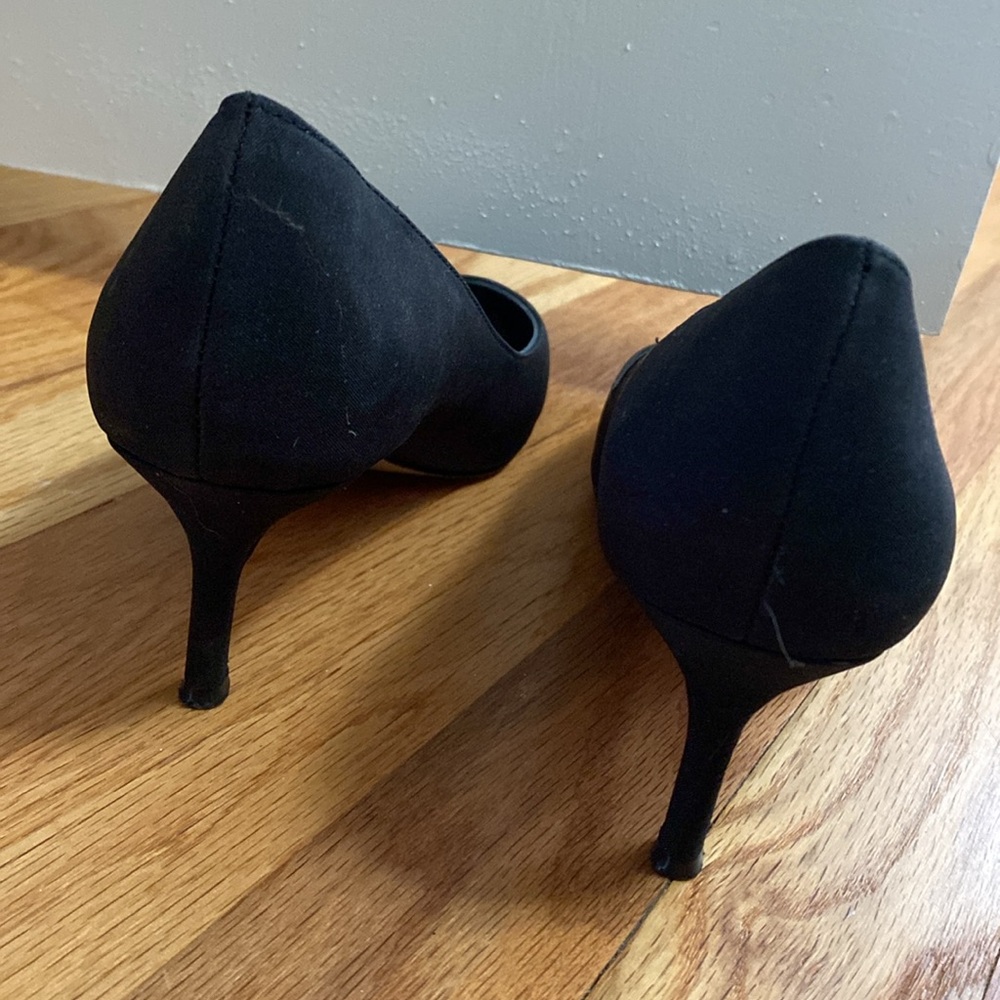 Pumps - Picture 3 of 4